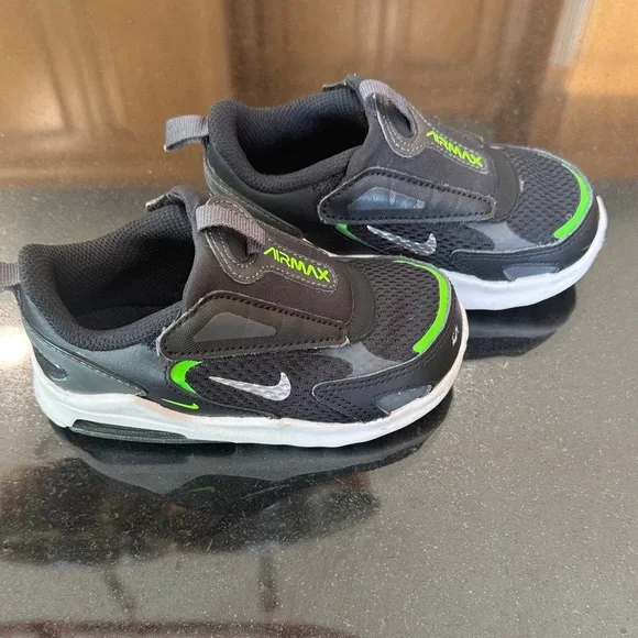 Nike Air Max Kids Sneakers - Black with Green Accents - Picture 12 of 13